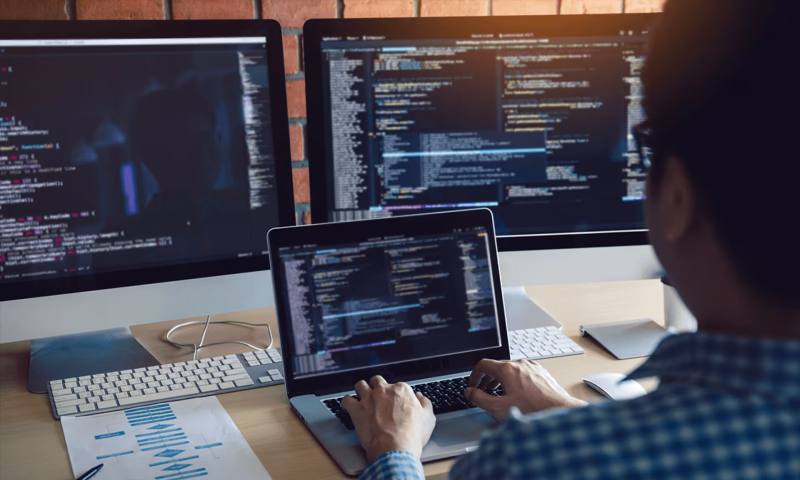 数据科学选型:R与Python如何赋能通山县网站建设?